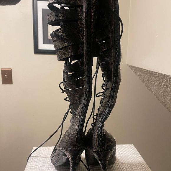 Steve Madden Cryptic Snake Gladiator Boot - Picture 4 of 8